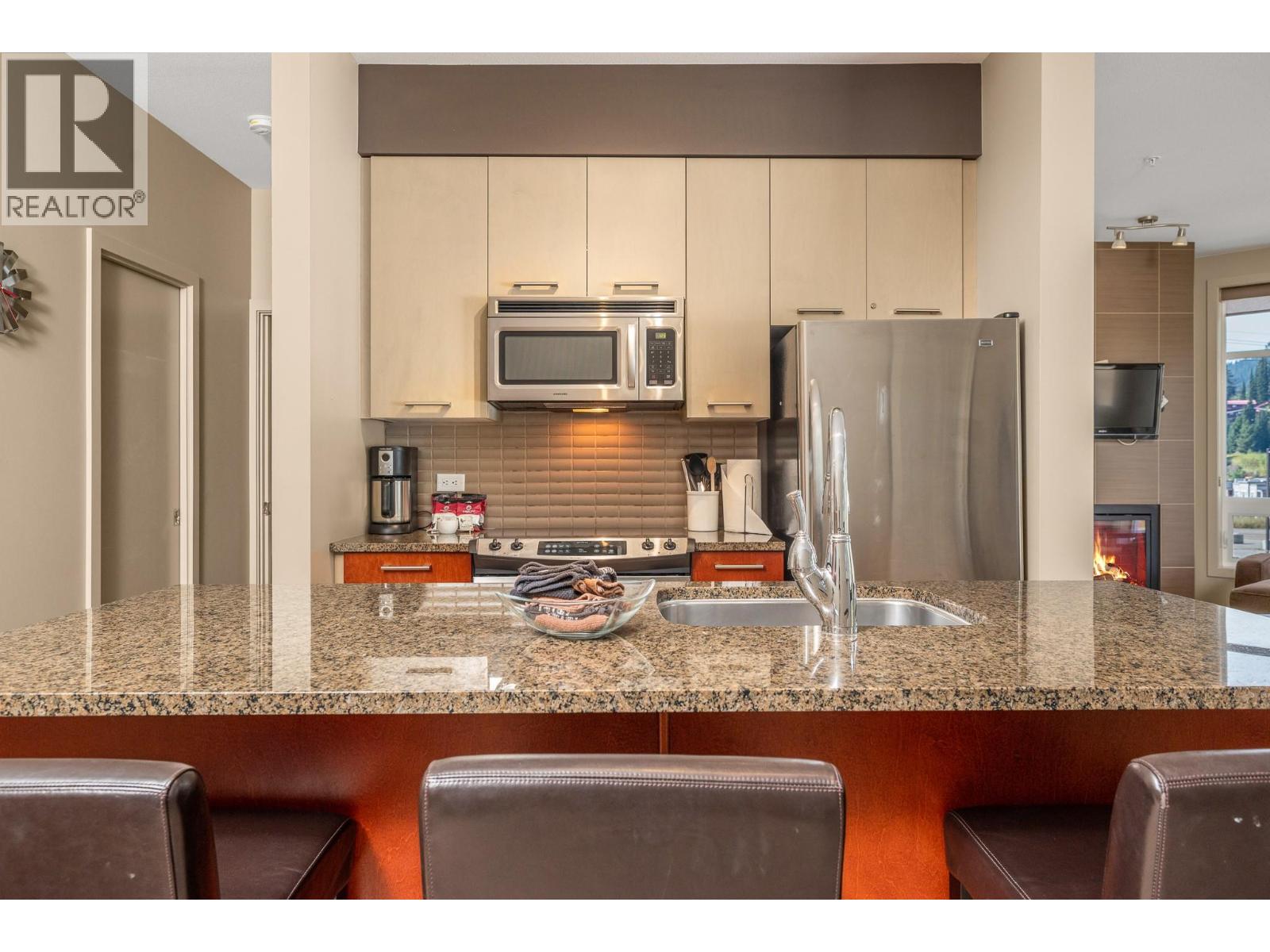 30 Monashee Road Unit# 214, Silver Star, British Columbia  V1B 0S8 - Photo 5 - 10381368