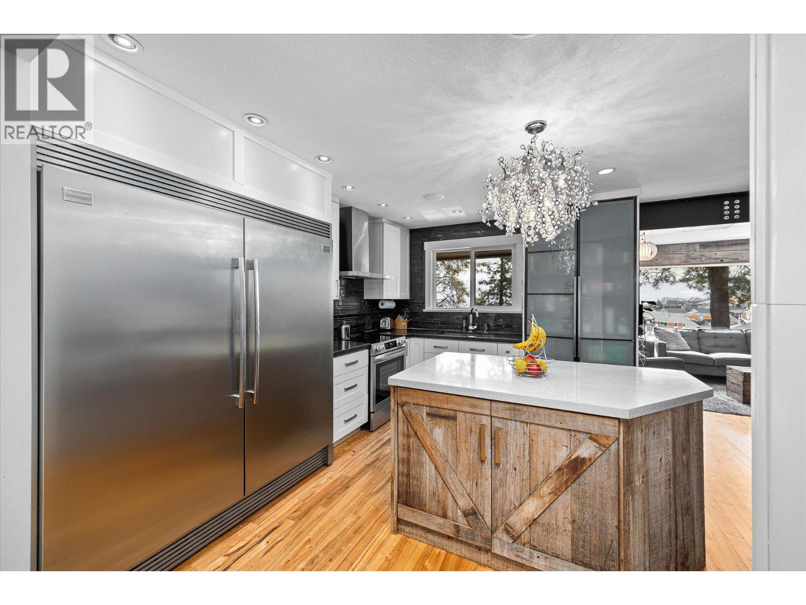 15 Bello Road, Kelowna, British Columbia  V1V 1B9 - Photo 2 - 10381061