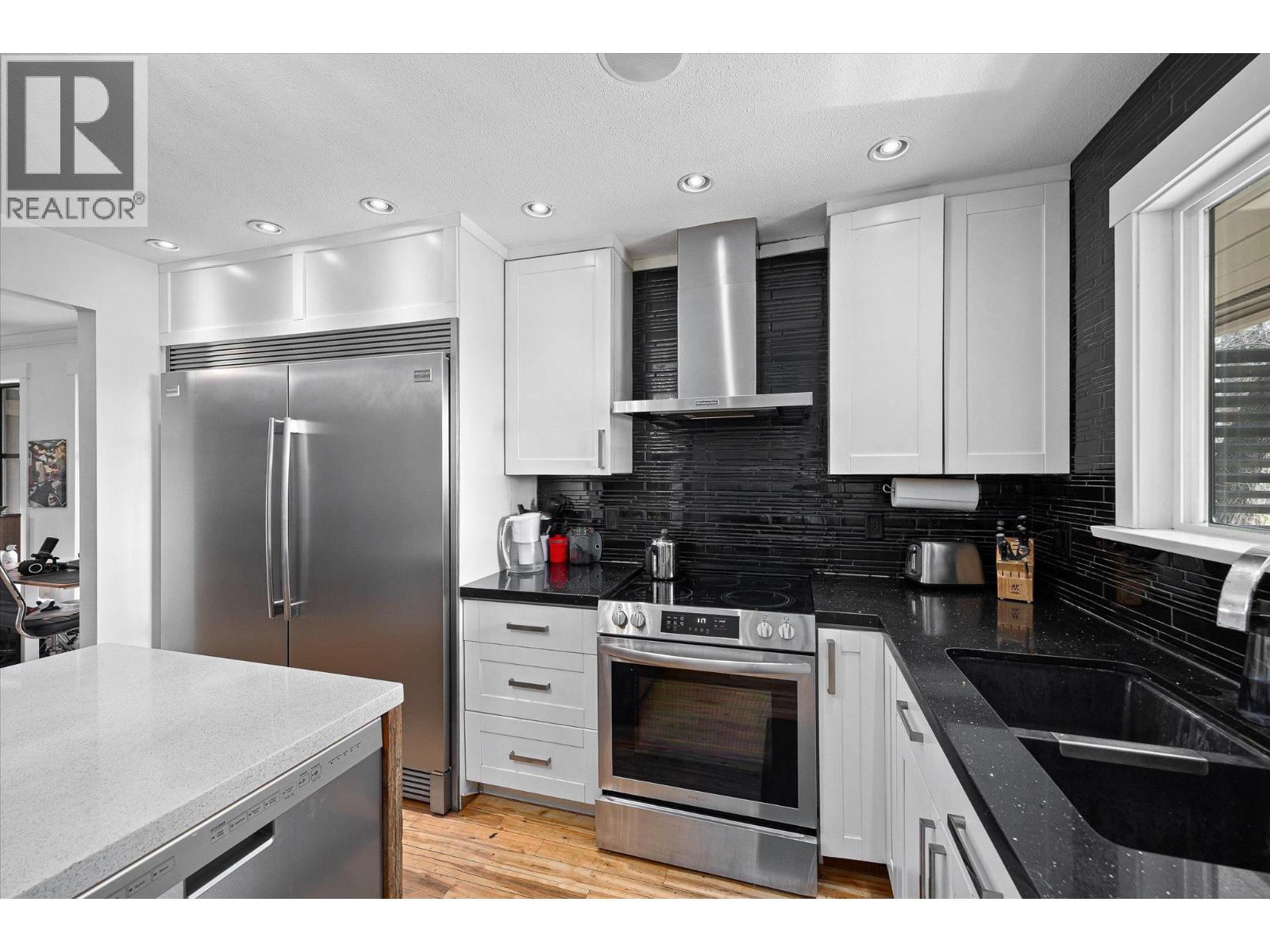 15 Bello Road, Kelowna, British Columbia  V1V 1B9 - Photo 9 - 10381061