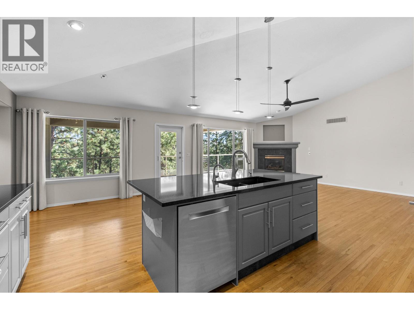 2149 Capistrano Drive, Kelowna, British Columbia  V1V 2A3 - Photo 15 - 10381122