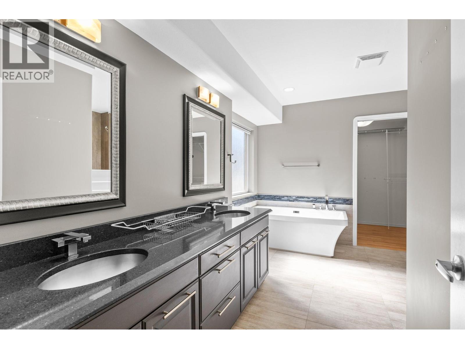 2149 Capistrano Drive, Kelowna, British Columbia  V1V 2A3 - Photo 27 - 10381122