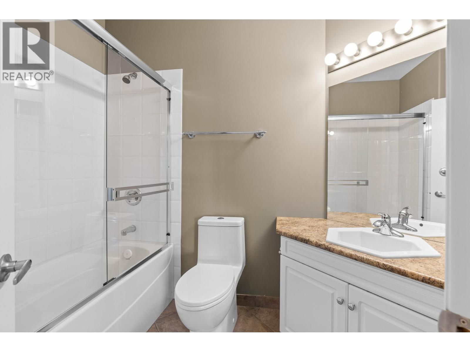 2149 Capistrano Drive, Kelowna, British Columbia  V1V 2A3 - Photo 40 - 10381122