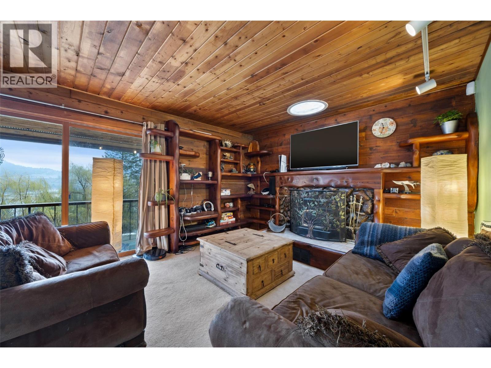 7050 Westsyde Road, Kamloops, British Columbia  V2C 1Z3 - Photo 10 - 10381910