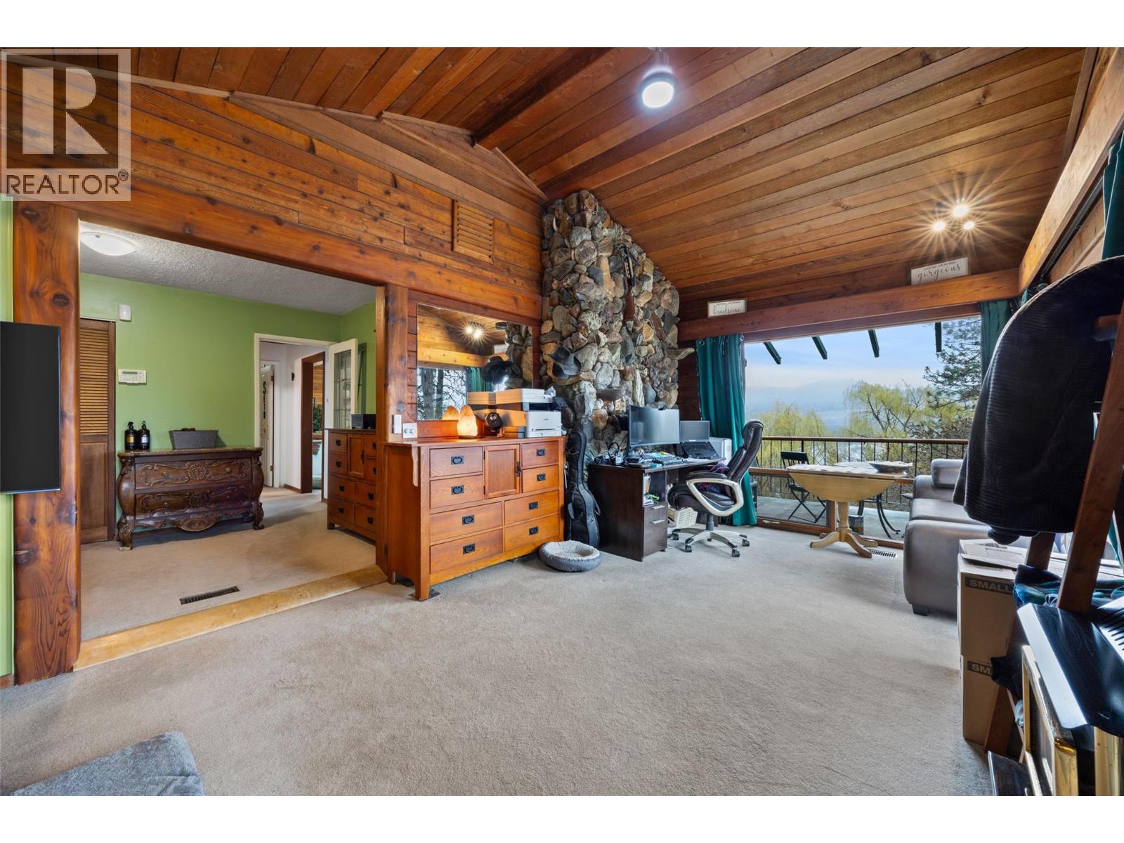 7050 Westsyde Road, Kamloops, British Columbia  V2C 1Z3 - Photo 12 - 10381910