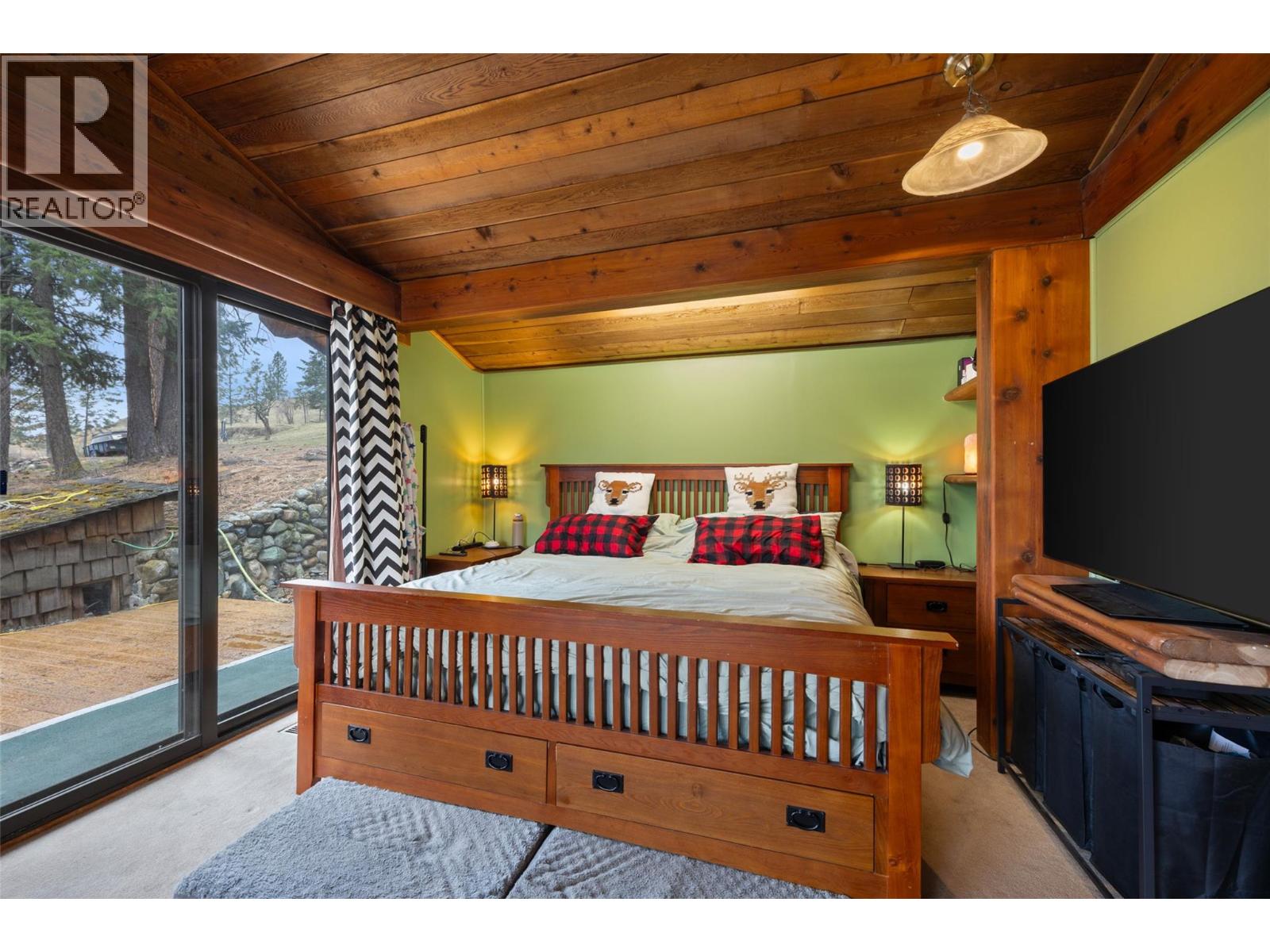 7050 Westsyde Road, Kamloops, British Columbia  V2C 1Z3 - Photo 15 - 10381910