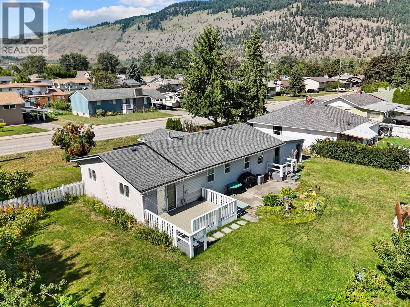 315 Pine Street, Chase, British Columbia  V0E 1M0 - Photo 3 - 10381557