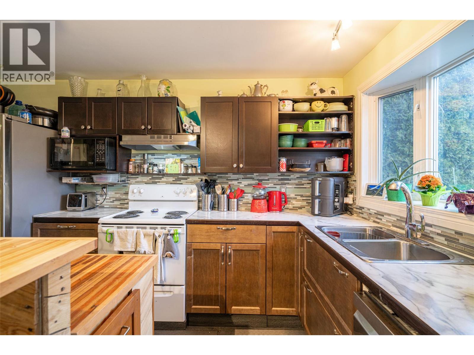 1816 43 Street, Vernon, British Columbia  V1T 6W8 - Photo 5 - 10381354