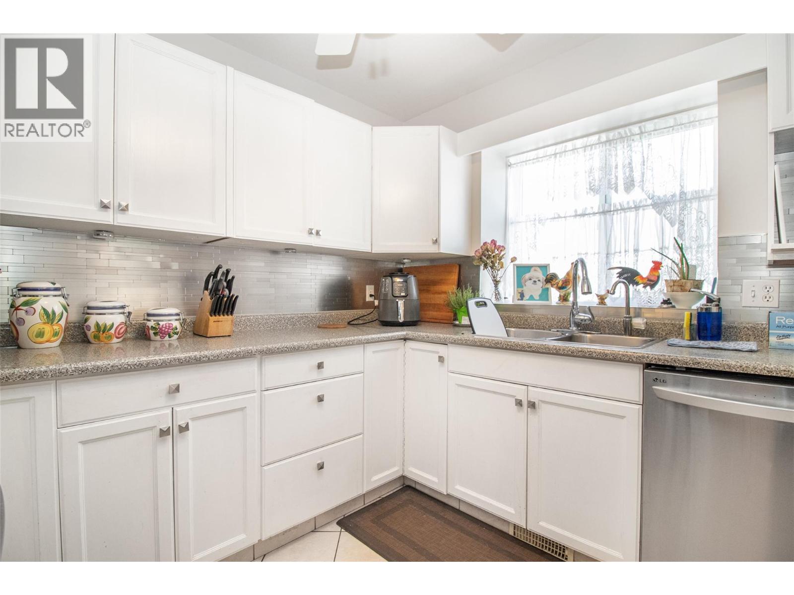 1874 Parkview Crescent Unit# 25, Kelowna, British Columbia  V1X 7G6 - Photo 12 - 10381920