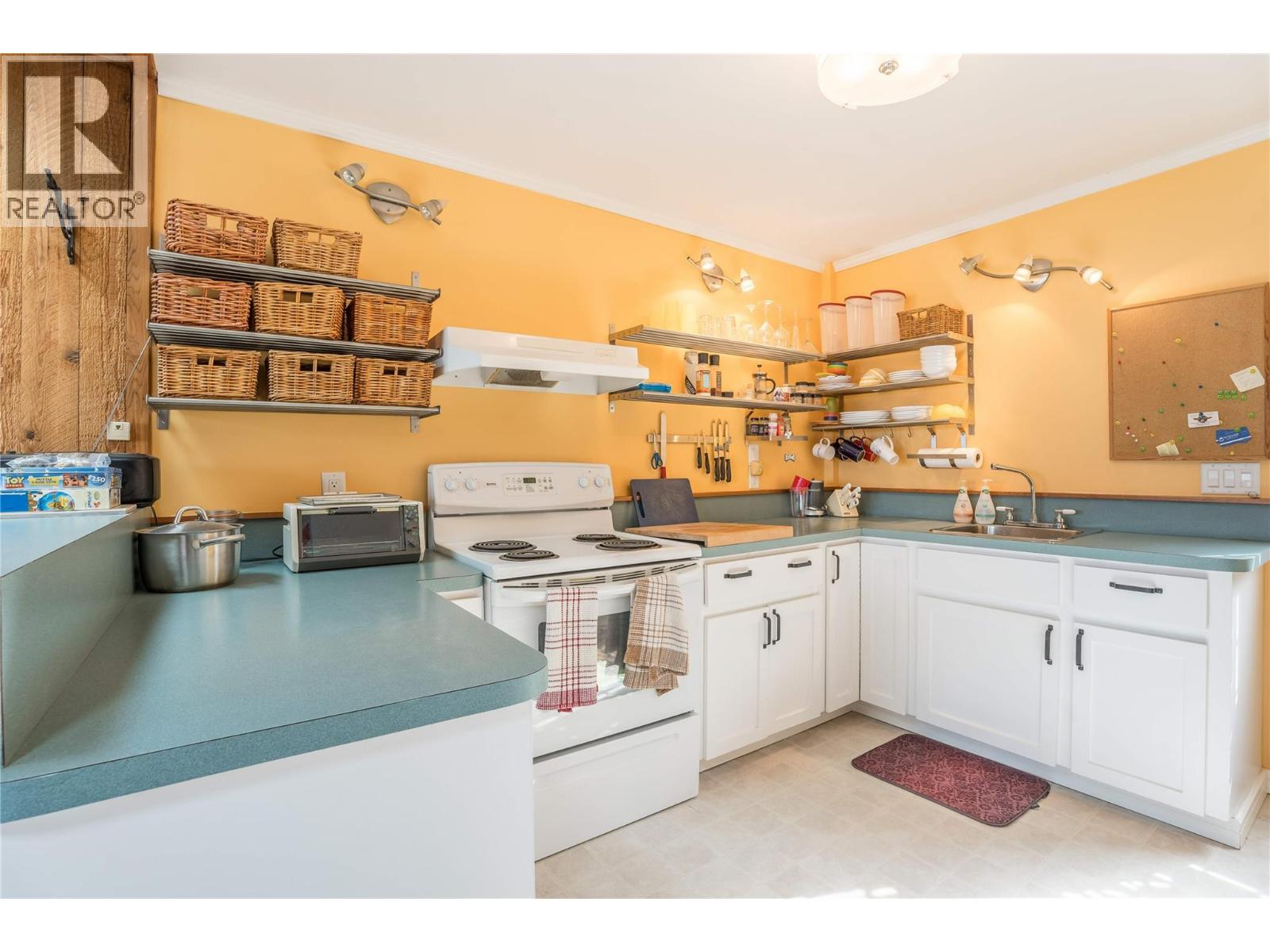 19279 Lakeshore Drive N, Summerland, British Columbia  V0H 1Z6 - Photo 16 - 10381953