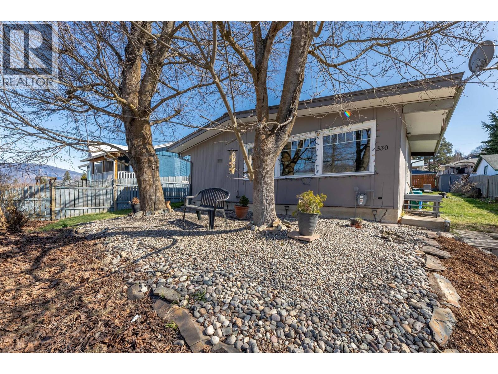 330 6 Street, Salmon Arm, British Columbia  V1E 4E8 - Photo 1 - 10381880