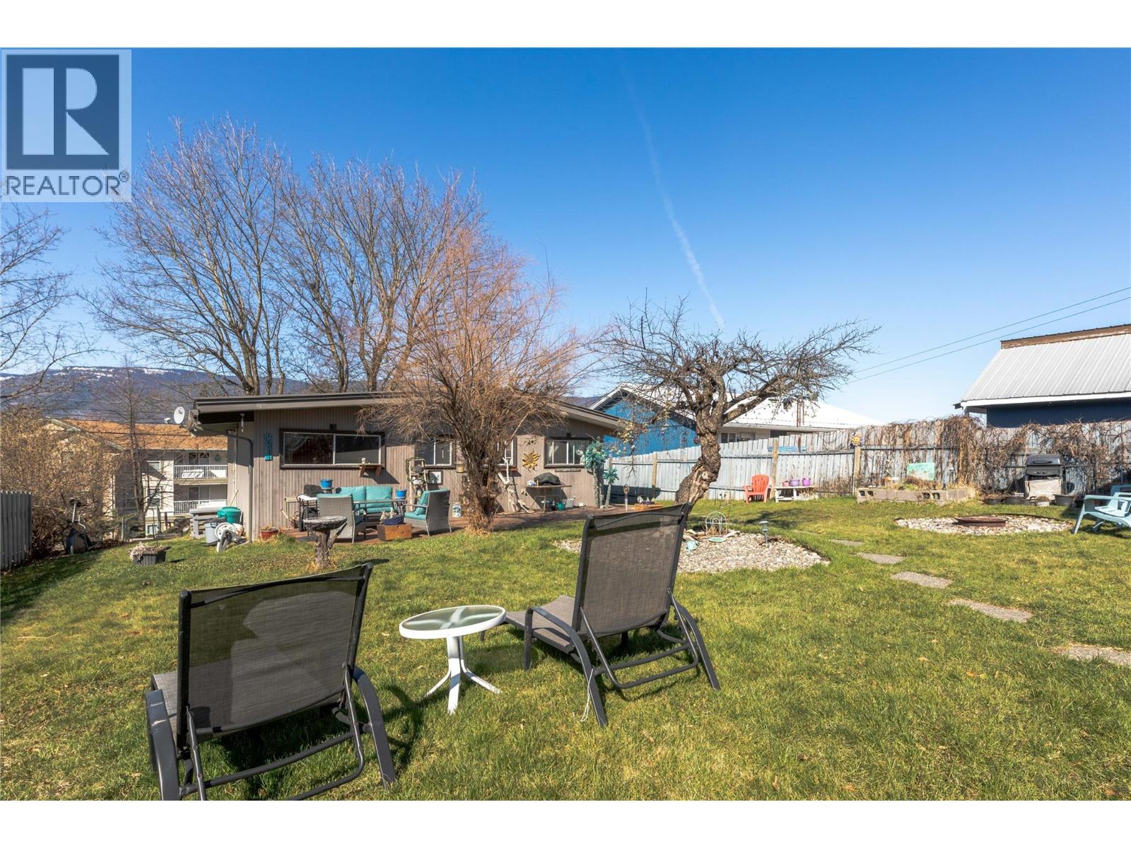 330 6 Street, Salmon Arm, British Columbia  V1E 4E8 - Photo 24 - 10381880