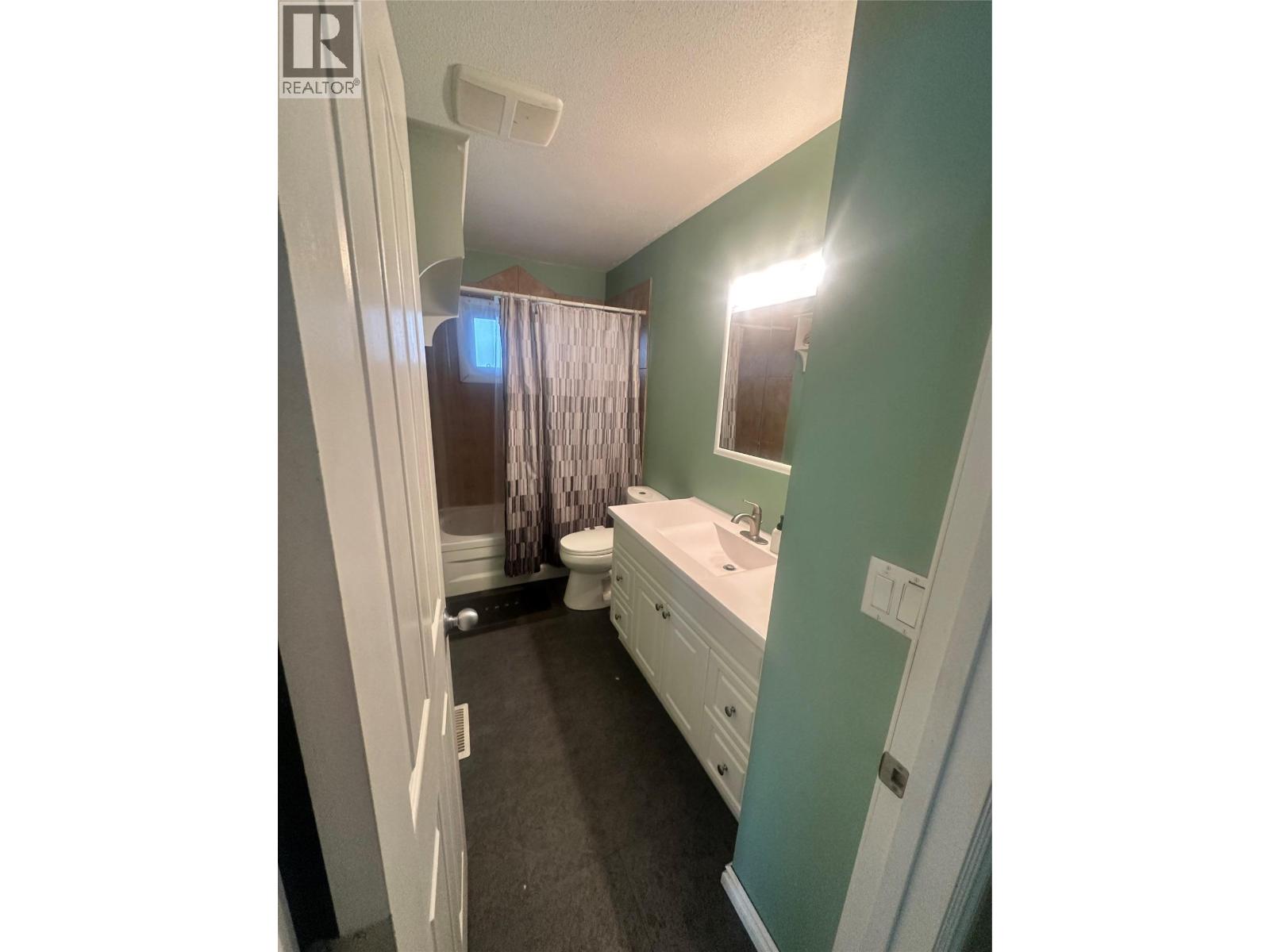 5301 44a Avenue Nw, Chetwynd, British Columbia  V0C 1J0 - Photo 9 - 10381965