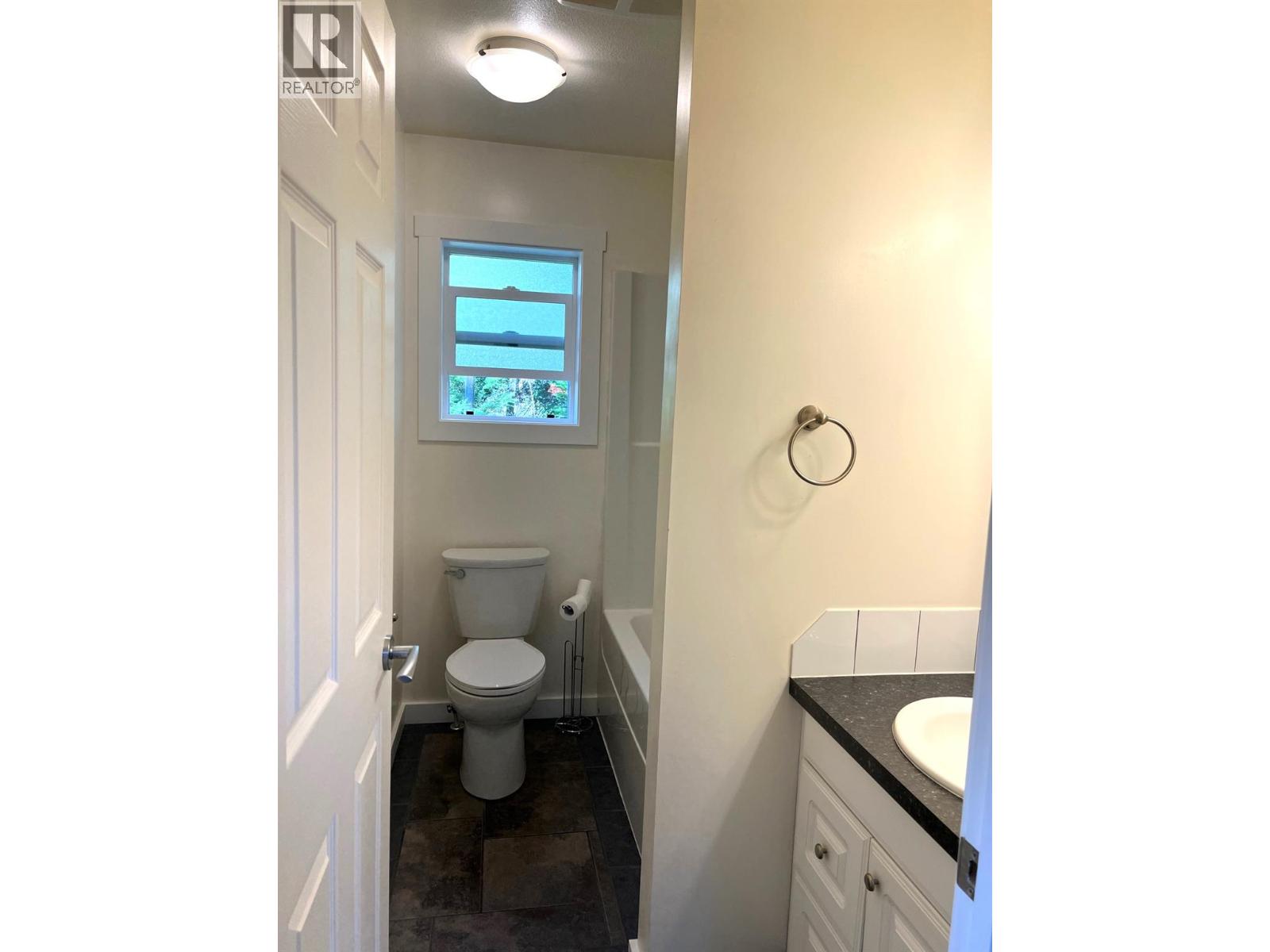 7461 Stampede Trail, Anglemont, British Columbia  V0E 1M8 - Photo 10 - 10381567