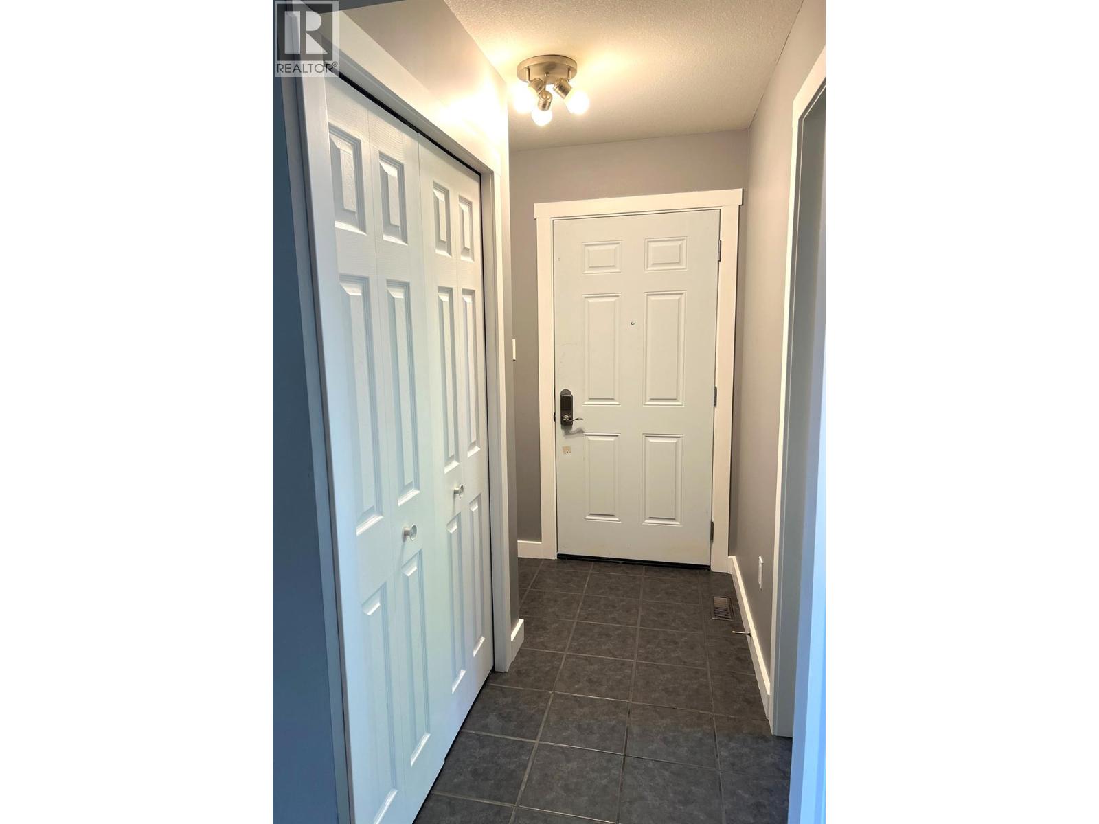 7461 Stampede Trail, Anglemont, British Columbia  V0E 1M8 - Photo 12 - 10381567