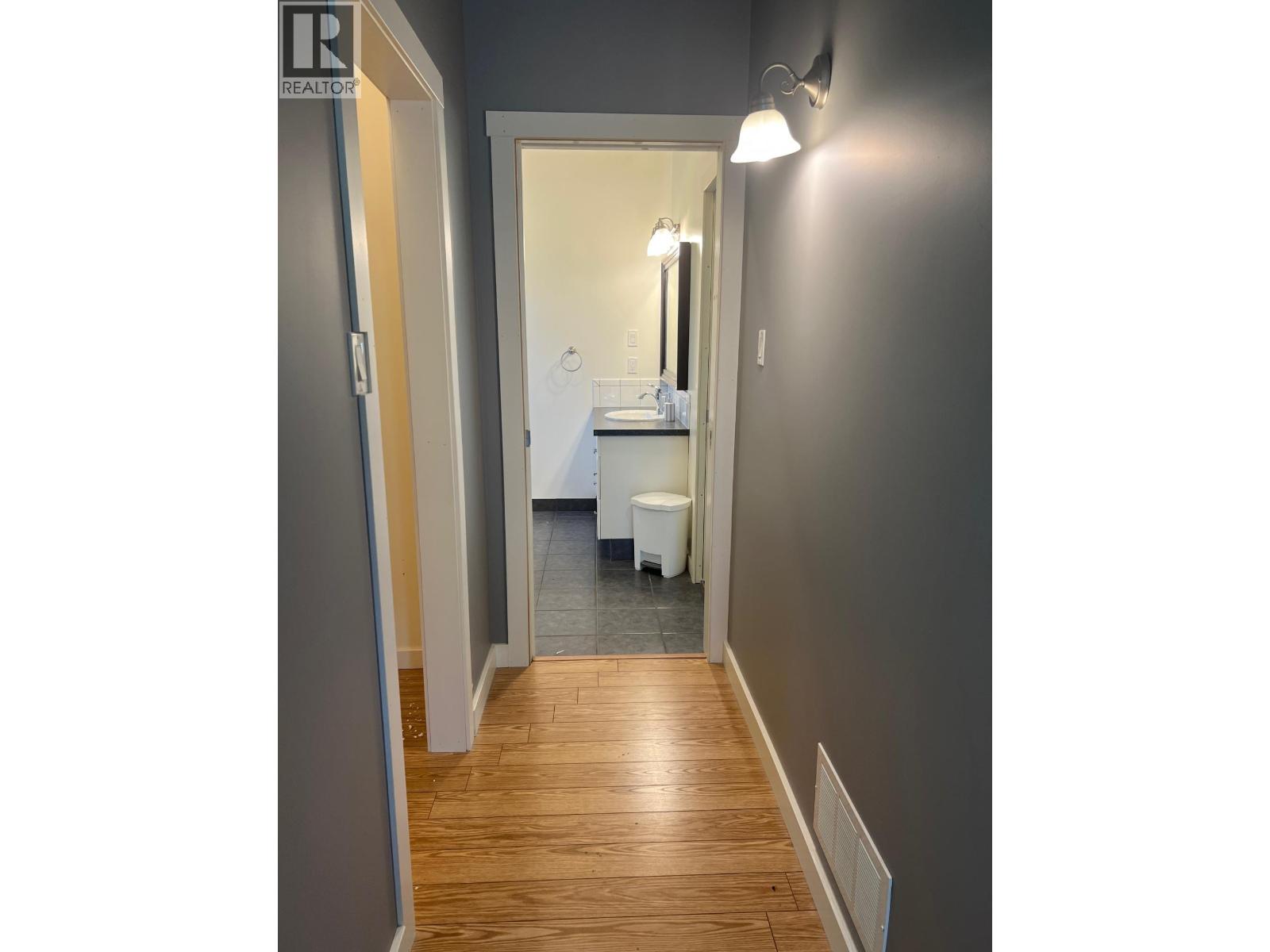 7461 Stampede Trail, Anglemont, British Columbia  V0E 1M8 - Photo 18 - 10381567