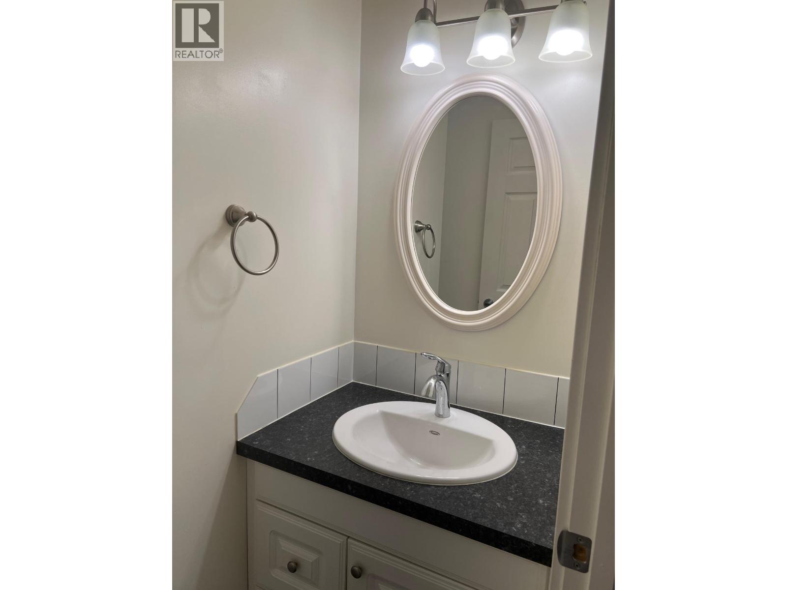 7461 Stampede Trail, Anglemont, British Columbia  V0E 1M8 - Photo 9 - 10381567