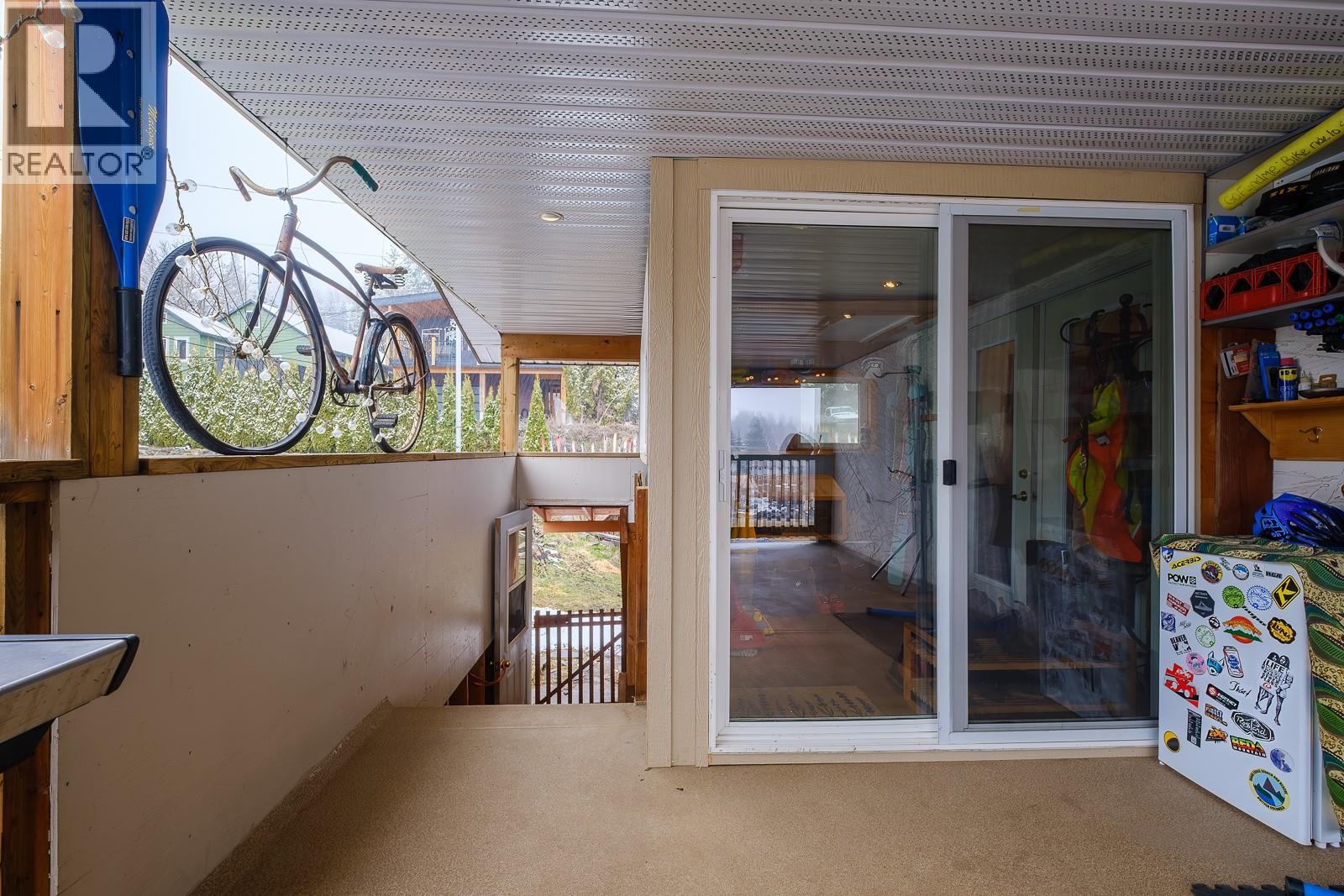 1730 Kootenay Avenue, Rossland, British Columbia  V0G 1Y0 - Photo 23 - 10380318