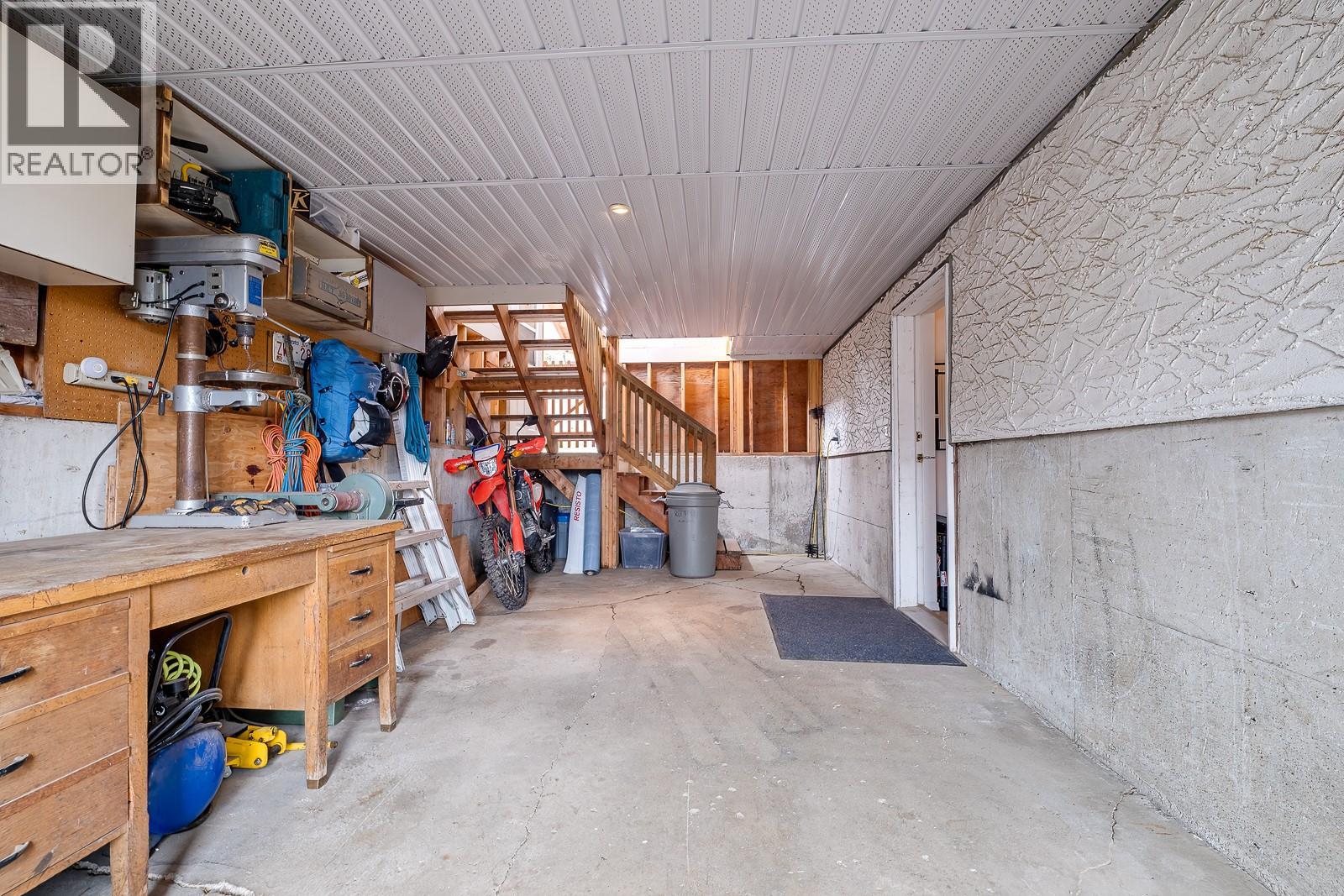 1730 Kootenay Avenue, Rossland, British Columbia  V0G 1Y0 - Photo 27 - 10380318