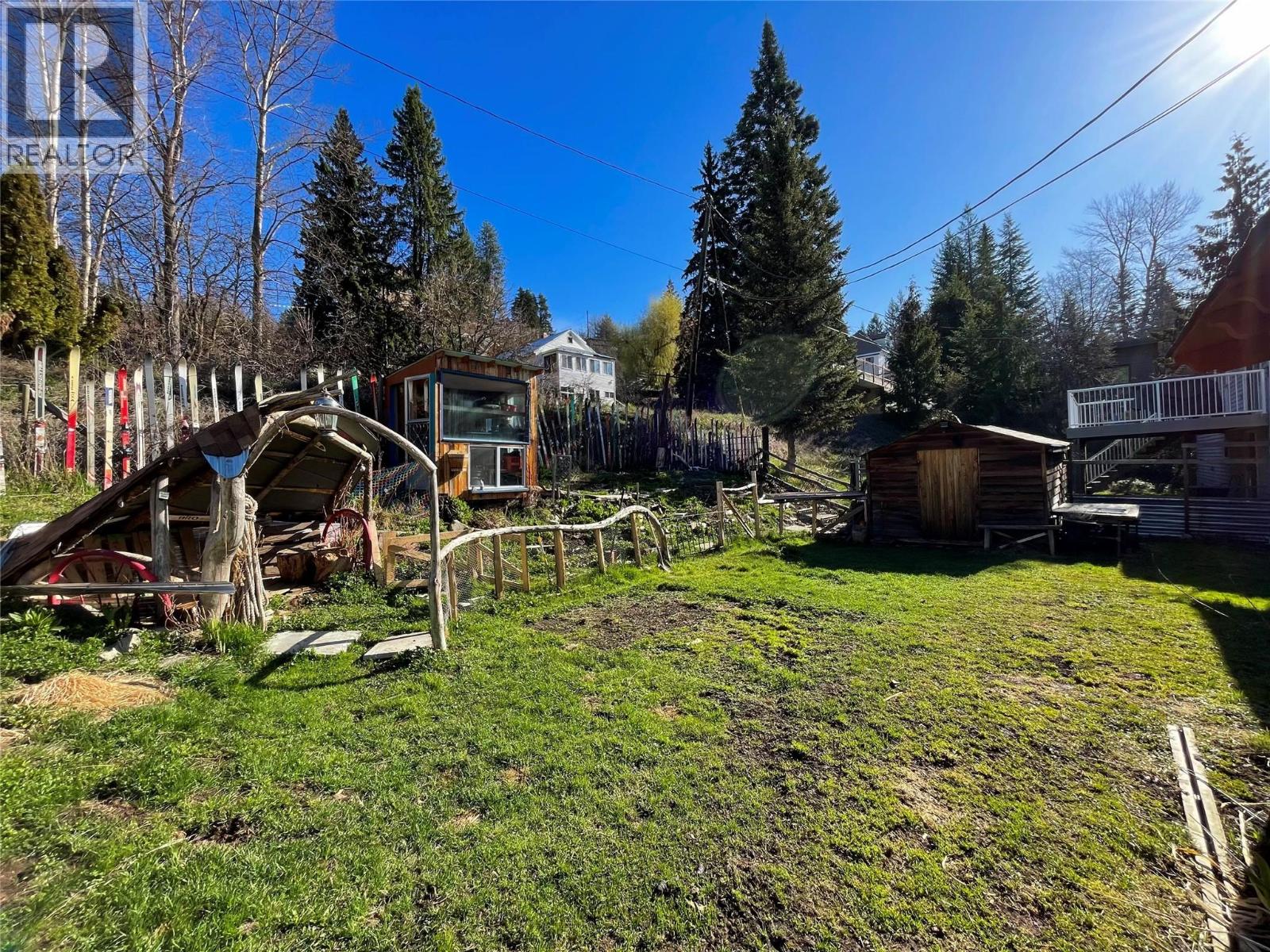 1730 Kootenay Avenue, Rossland, British Columbia  V0G 1Y0 - Photo 38 - 10380318