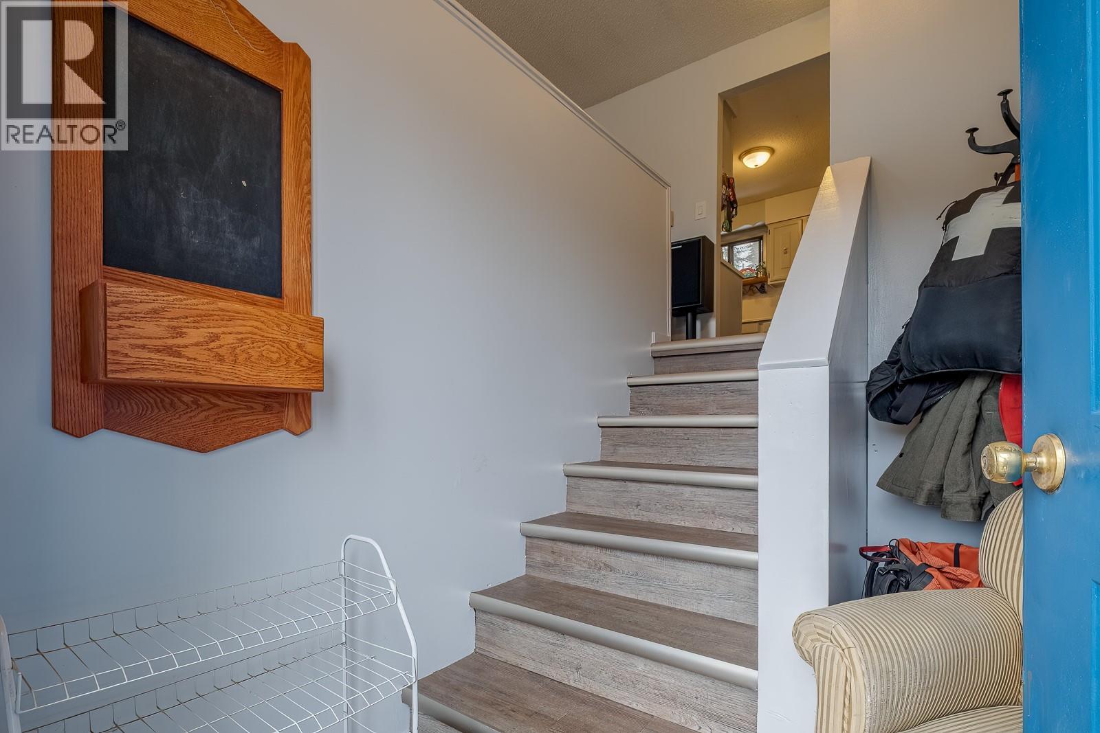 1730 Kootenay Avenue, Rossland, British Columbia  V0G 1Y0 - Photo 4 - 10380318