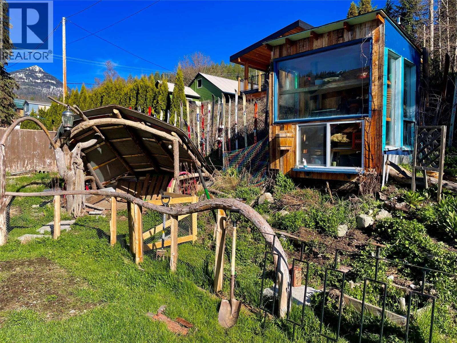 1730 Kootenay Avenue, Rossland, British Columbia  V0G 1Y0 - Photo 41 - 10380318