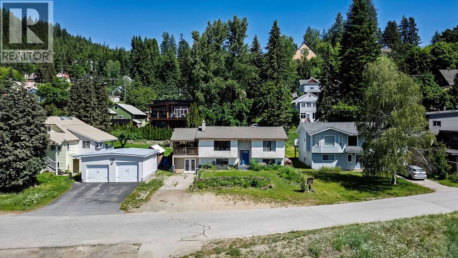 1730 Kootenay Avenue, Rossland, British Columbia  V0G 1Y0 - Photo 45 - 10380318