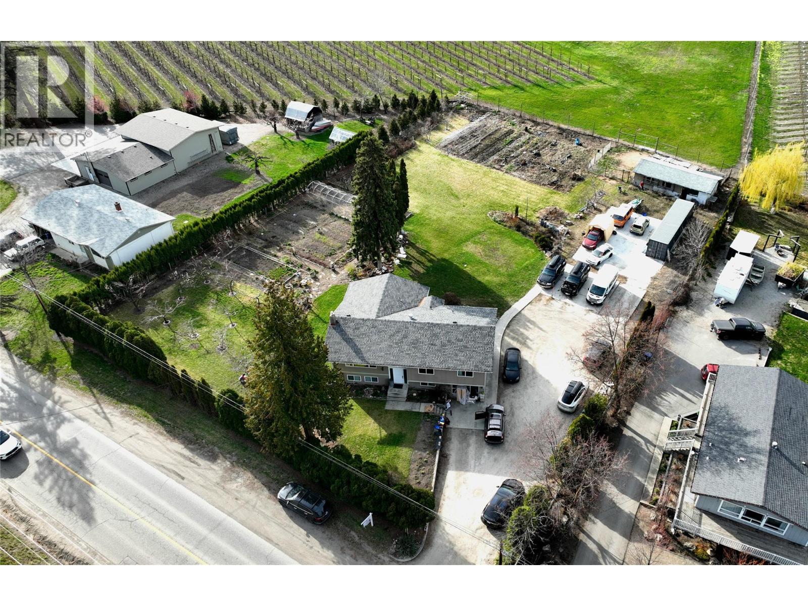 2662 Longhill Road, Kelowna, British Columbia  V1V 2G5 - Photo 2 - 10381696