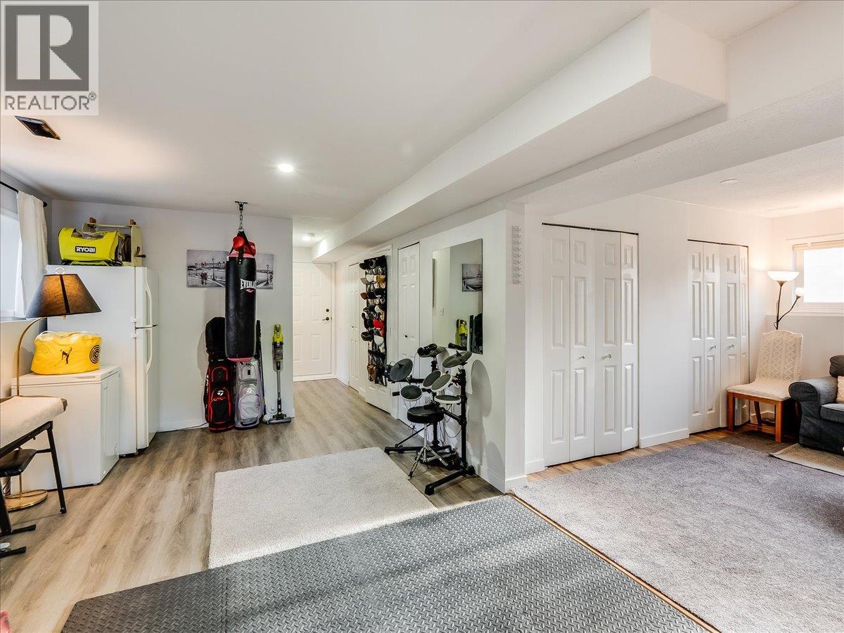 1359 Grosvenor Place, Castlegar, British Columbia  V1N 3X8 - Photo 32 - 10381970