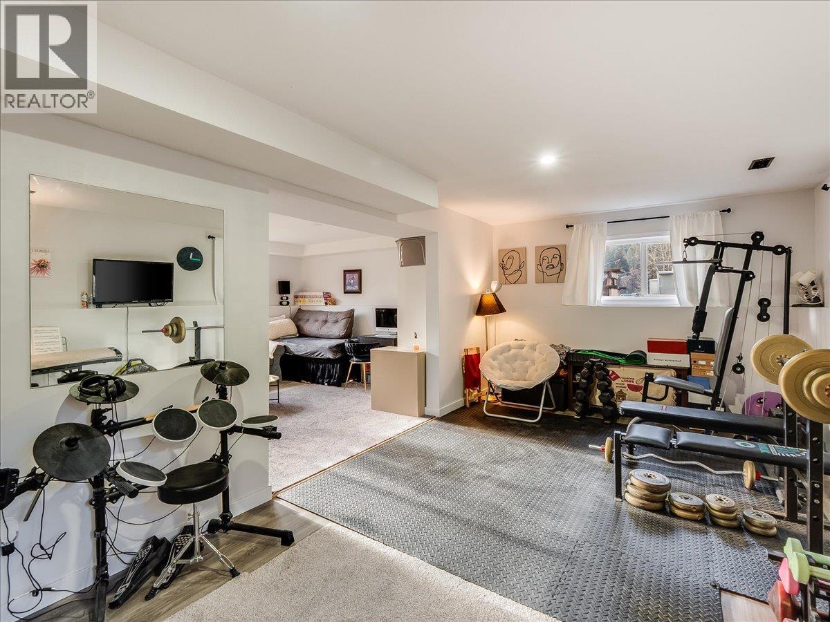 1359 Grosvenor Place, Castlegar, British Columbia  V1N 3X8 - Photo 35 - 10381970