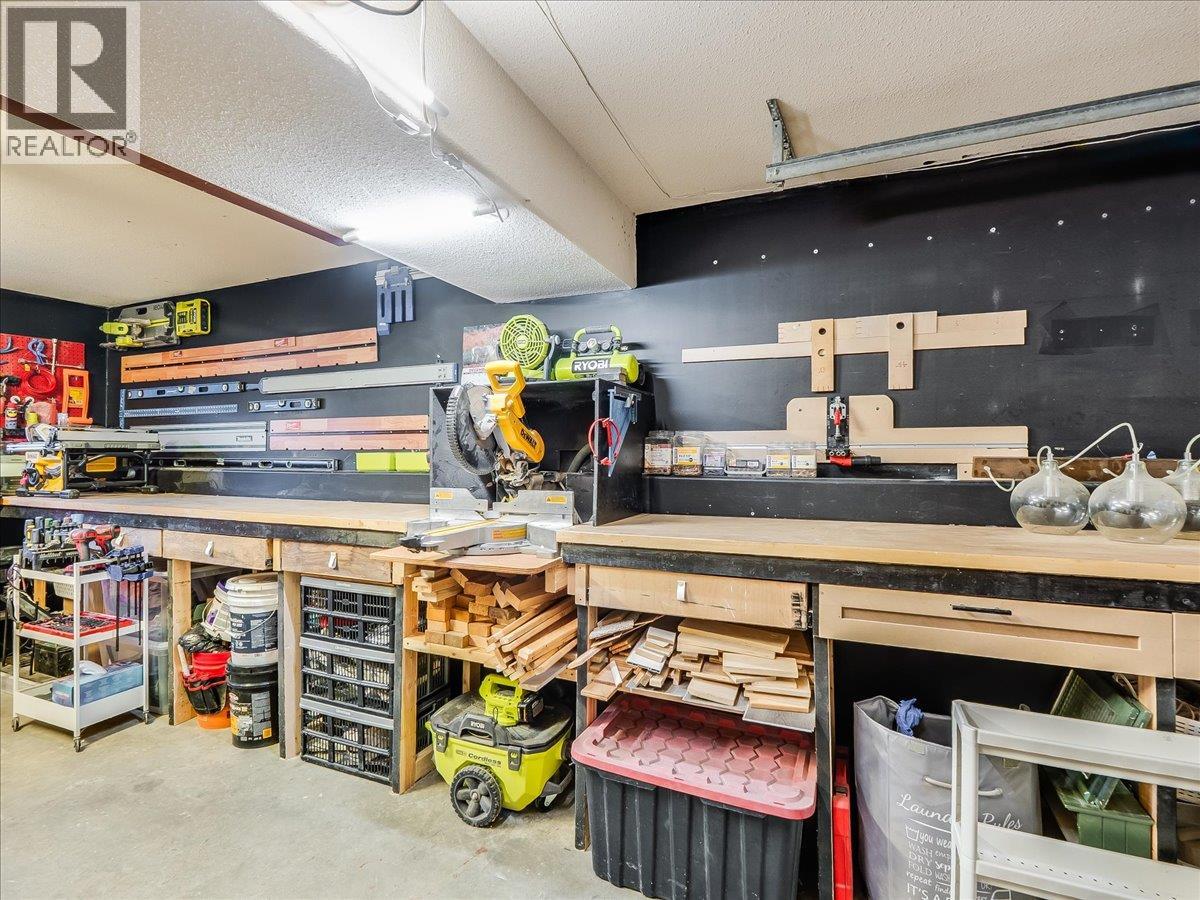 1359 Grosvenor Place, Castlegar, British Columbia  V1N 3X8 - Photo 41 - 10381970