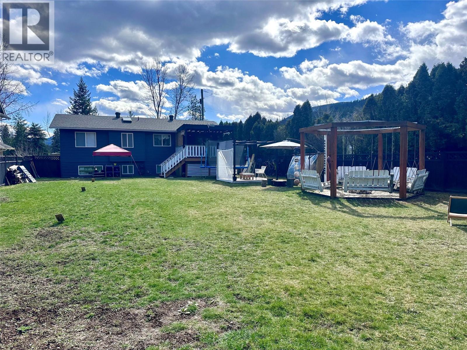 1359 Grosvenor Place, Castlegar, British Columbia  V1N 3X8 - Photo 52 - 10381970