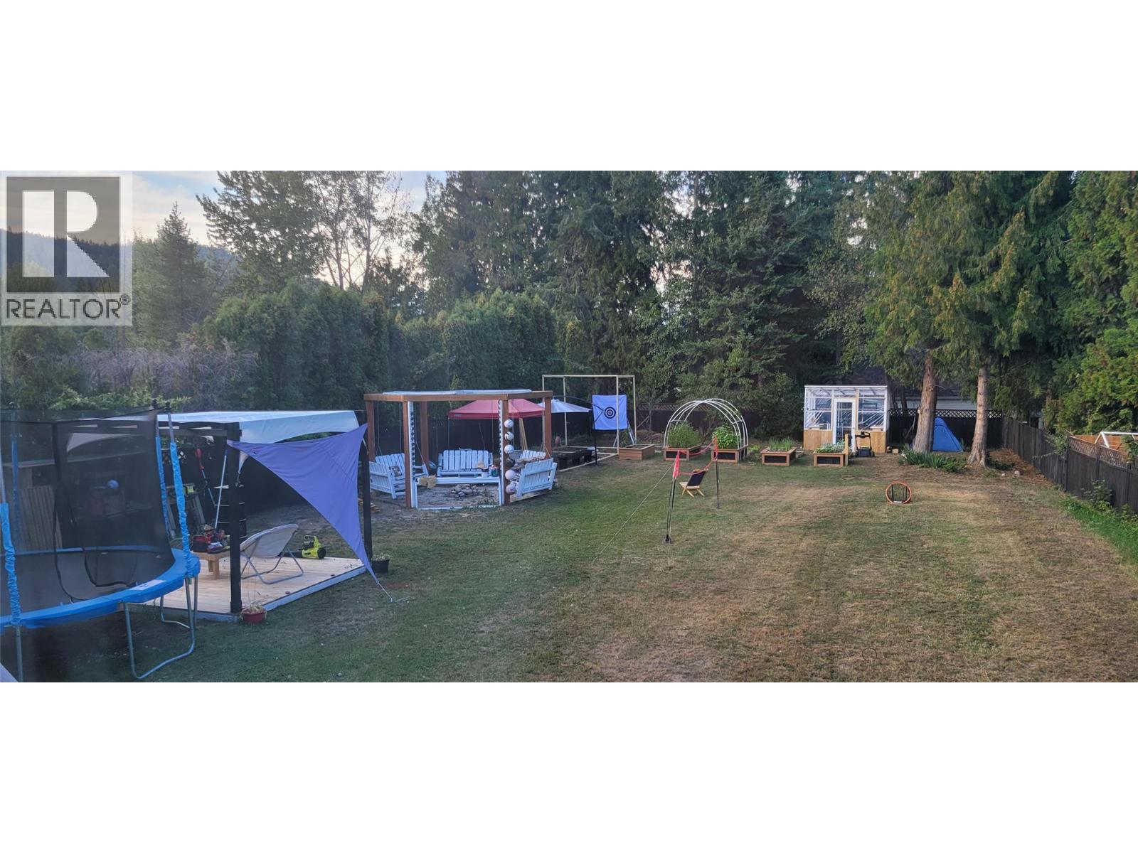 1359 Grosvenor Place, Castlegar, British Columbia  V1N 3X8 - Photo 58 - 10381970