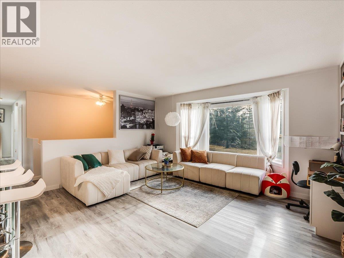 1359 Grosvenor Place, Castlegar, British Columbia  V1N 3X8 - Photo 9 - 10381970