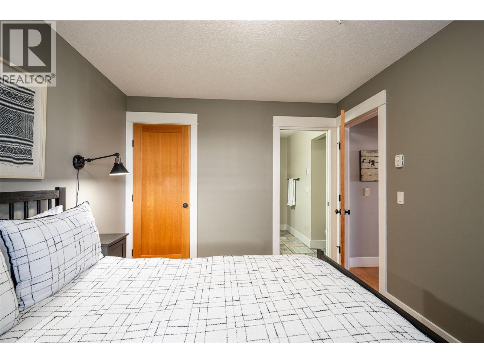 9826 Cathedral Drive, Silver Star, British Columbia  V1B 3M1 - Photo 31 - 10381284