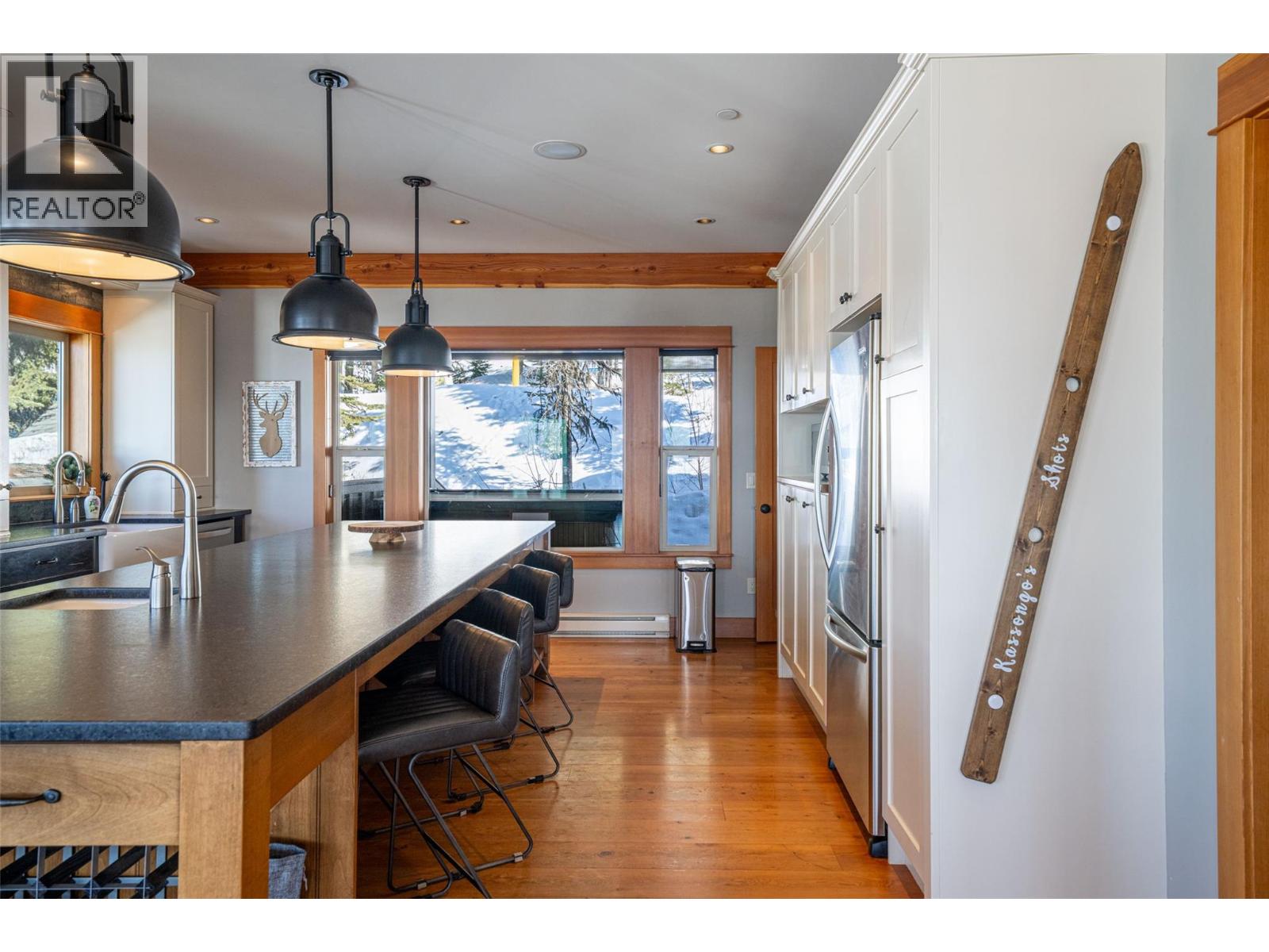 9826 Cathedral Drive, Silver Star, British Columbia  V1B 3M1 - Photo 5 - 10381284