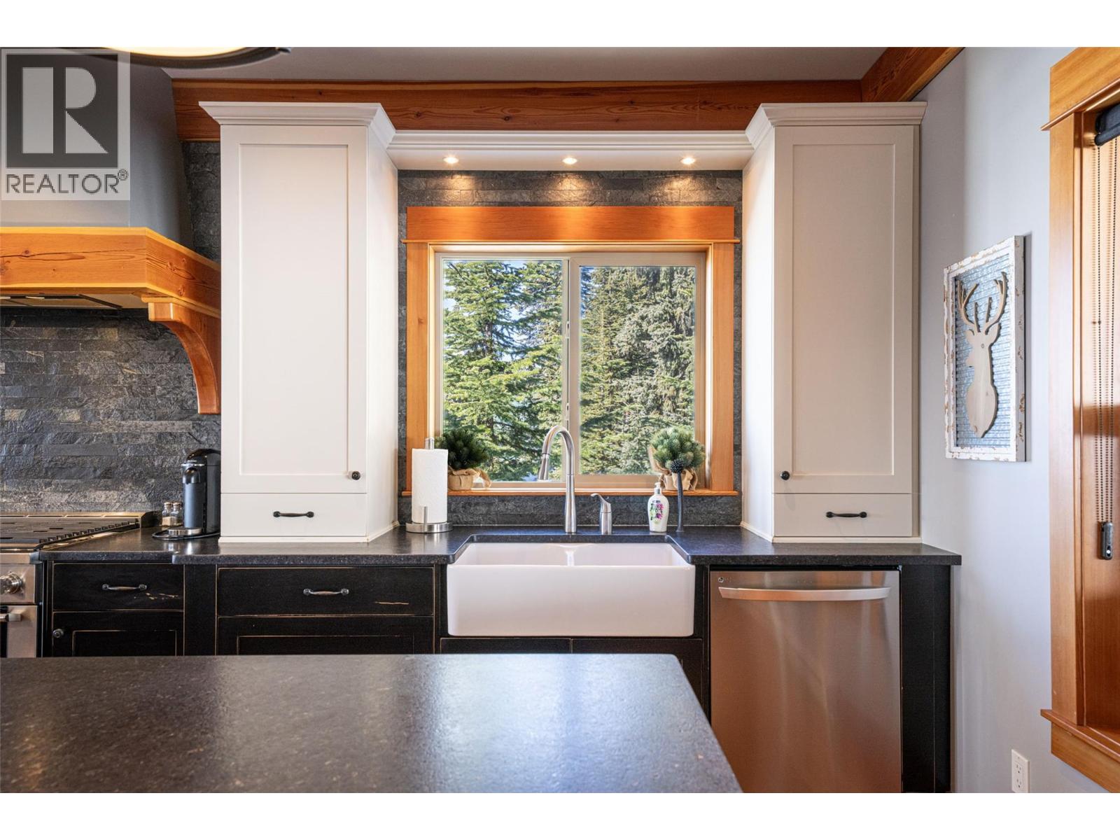 9826 Cathedral Drive, Silver Star, British Columbia  V1B 3M1 - Photo 7 - 10381284