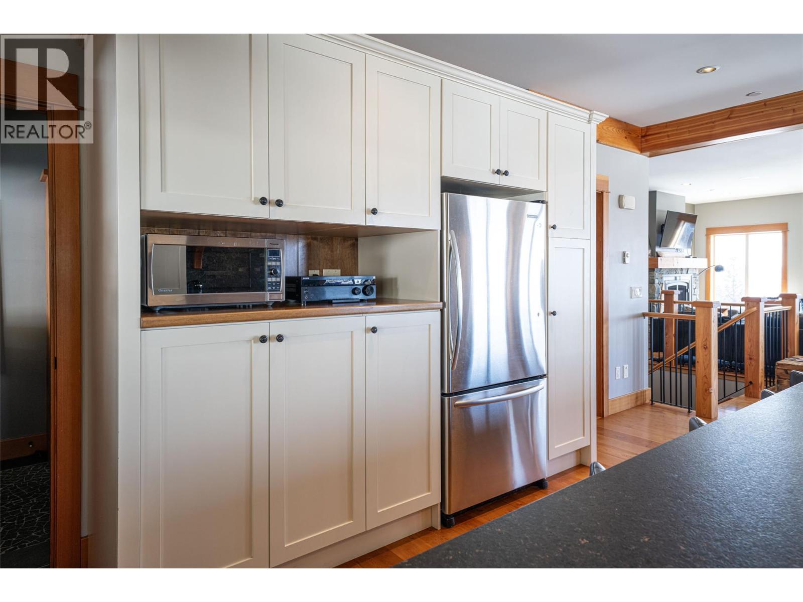 9826 Cathedral Drive, Silver Star, British Columbia  V1B 3M1 - Photo 9 - 10381284