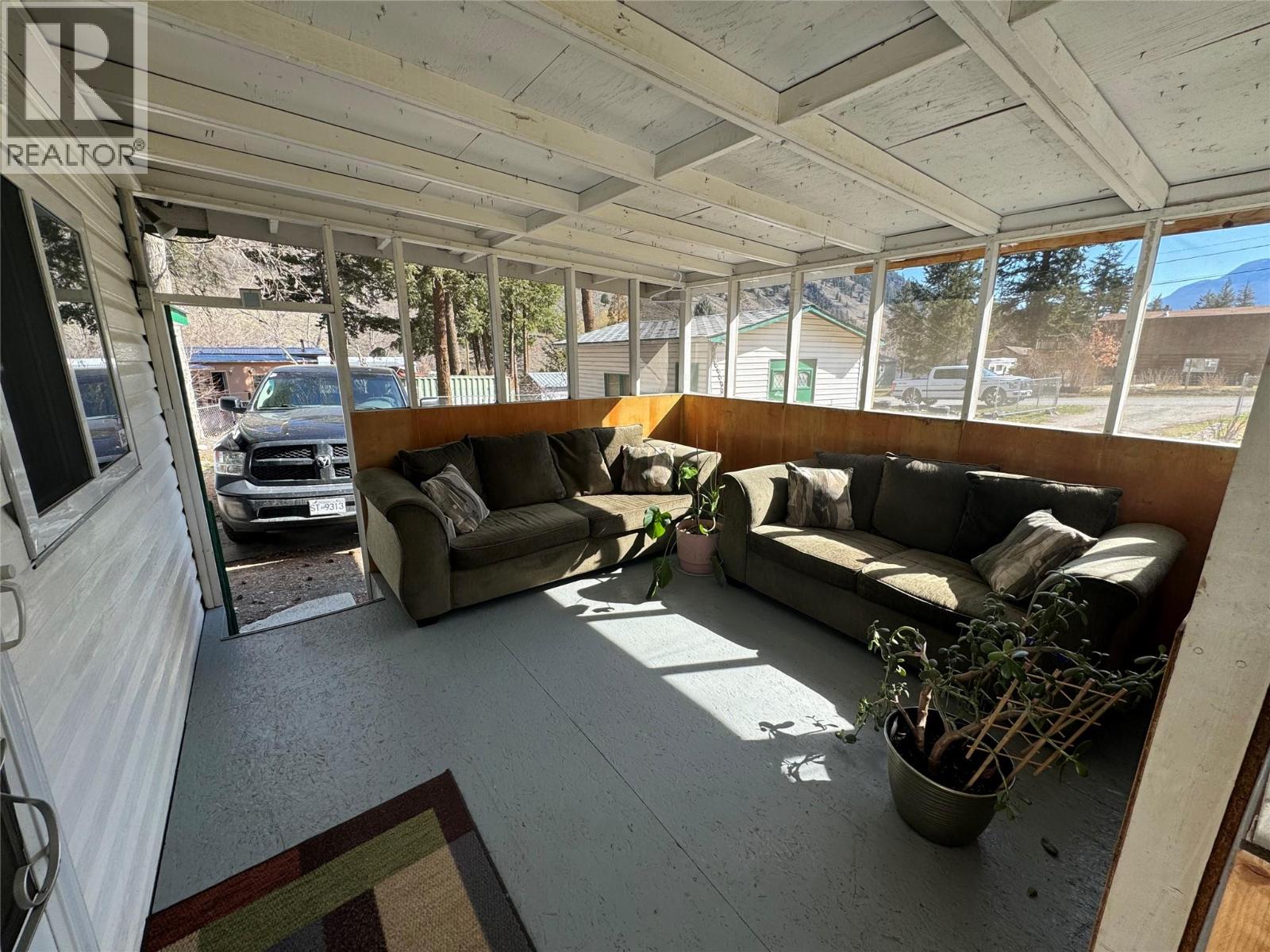 1483 Main Street, Olalla, British Columbia  V0X 1N6 - Photo 5 - 10381984