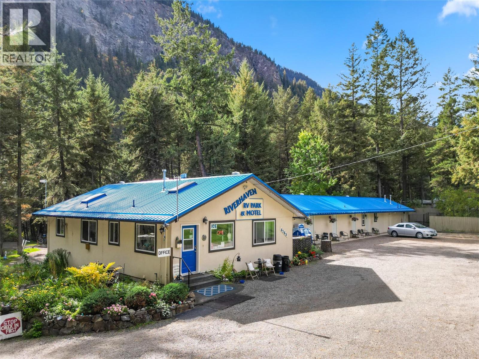 6165 Highway 3, Hedley, British Columbia  V0X 1K0 - Photo 21 - 10381885