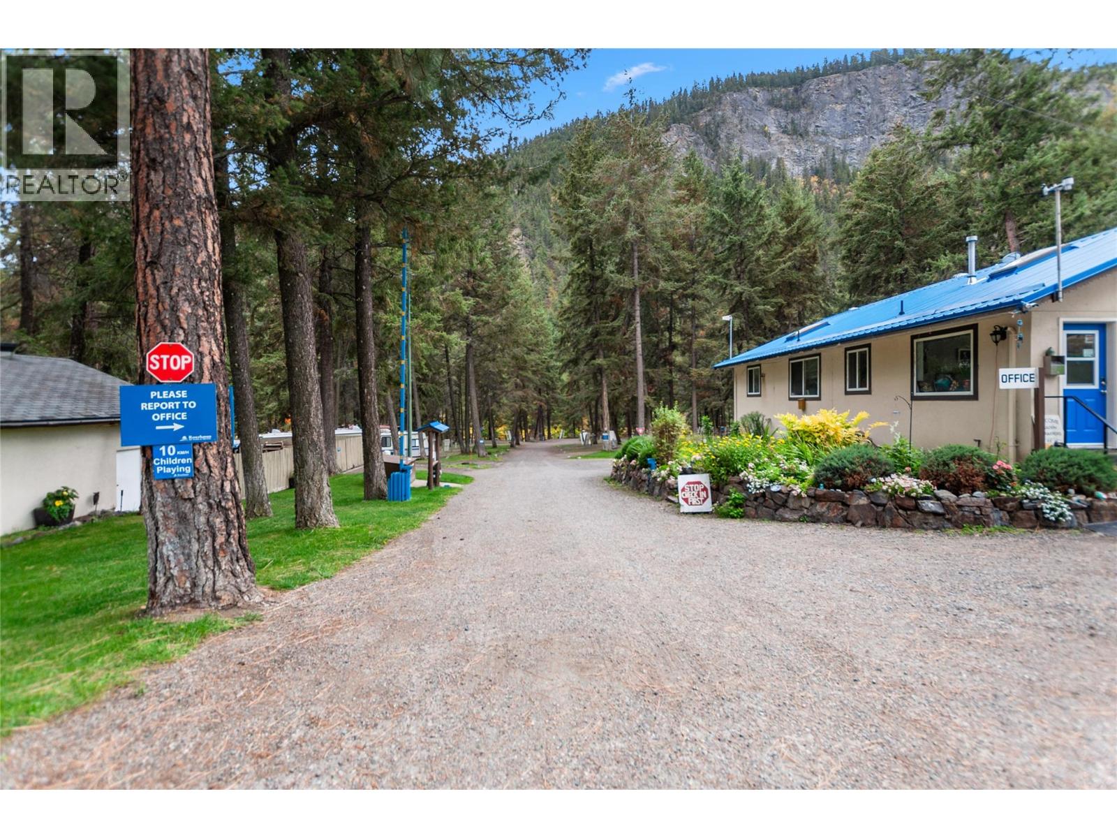 6165 Highway 3, Hedley, British Columbia  V0X 1K0 - Photo 4 - 10381870