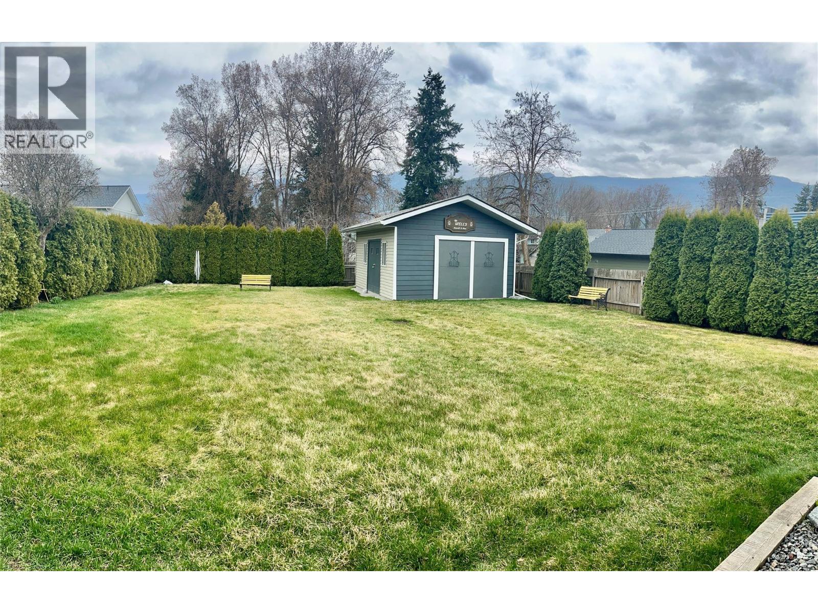 2860 Wright Street, Armstrong, British Columbia  V0E 1B1 - Photo 2 - 10381837