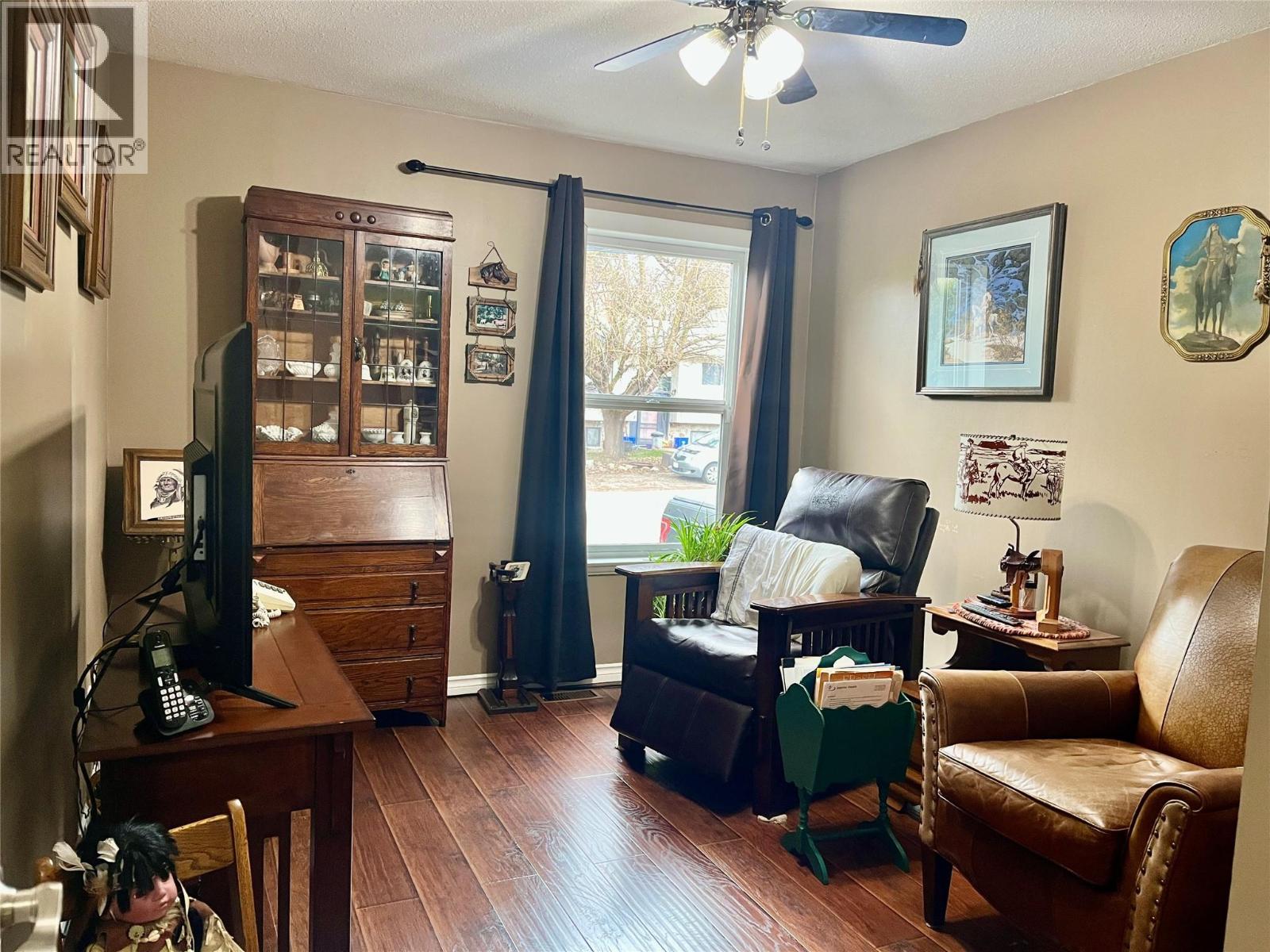 2860 Wright Street, Armstrong, British Columbia  V0E 1B1 - Photo 9 - 10381837