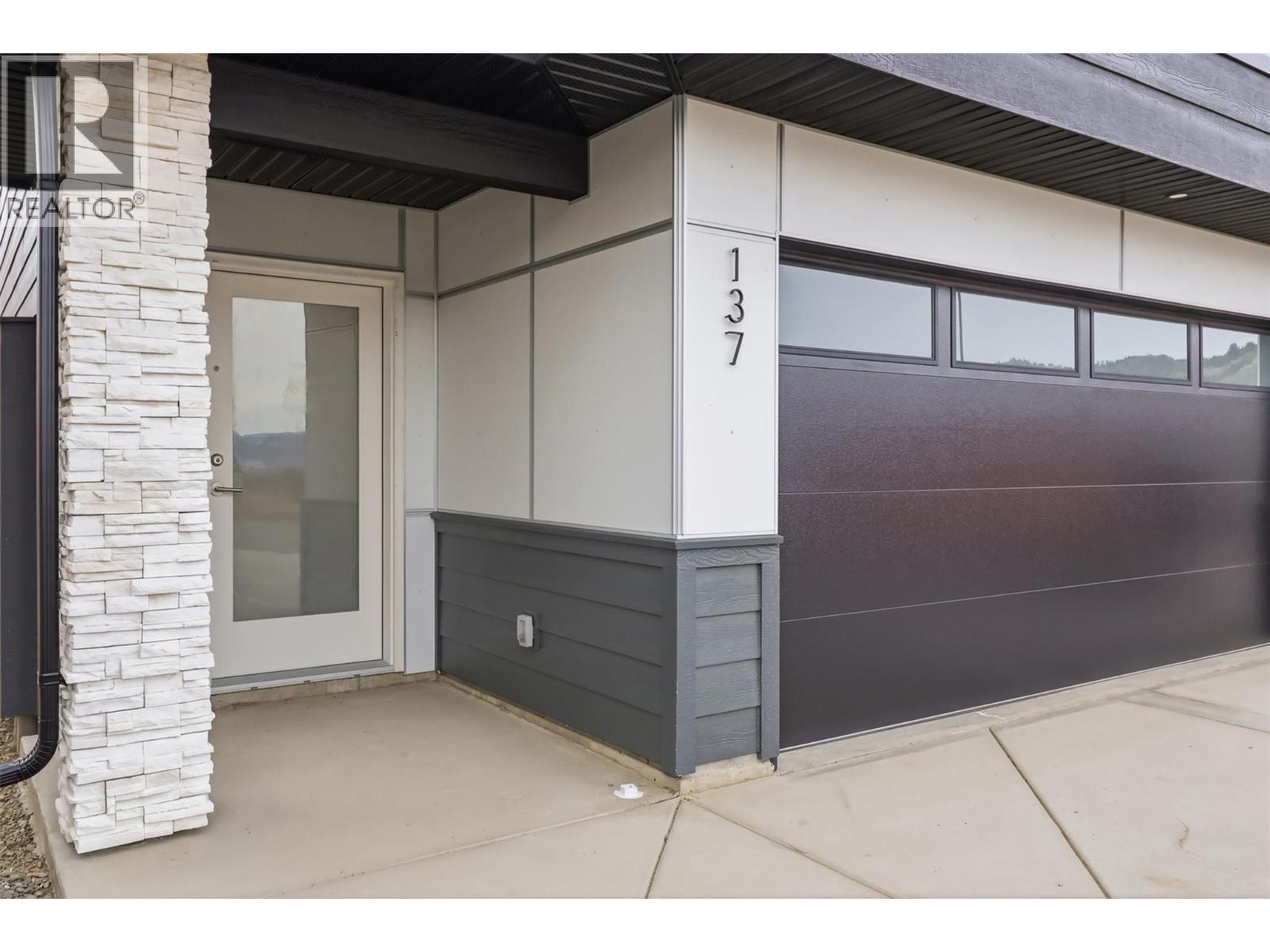 2050 Grasslands Boulevard Unit# 137, Kamloops, British Columbia  V2B 0K7 - Photo 3 - 10380412