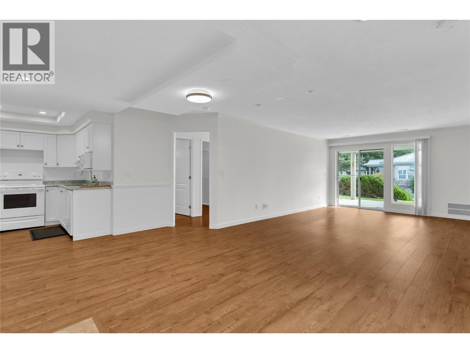 1965 Durnin Road Unit# 111, Kelowna, British Columbia  V1X 7K6 - Photo 4 - 10379355