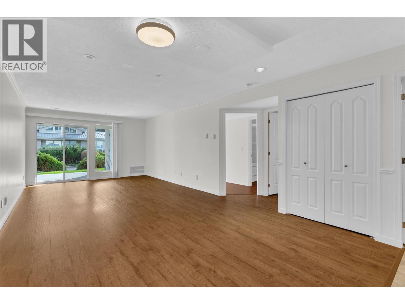 1965 Durnin Road Unit# 111, Kelowna, British Columbia  V1X 7K6 - Photo 8 - 10379355