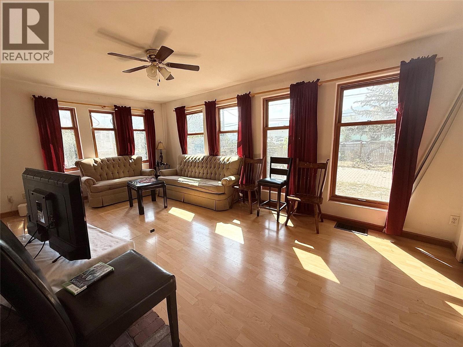 1325 Quilchena Avenue, Merritt, British Columbia  V1K 1B8 - Photo 5 - 10381963