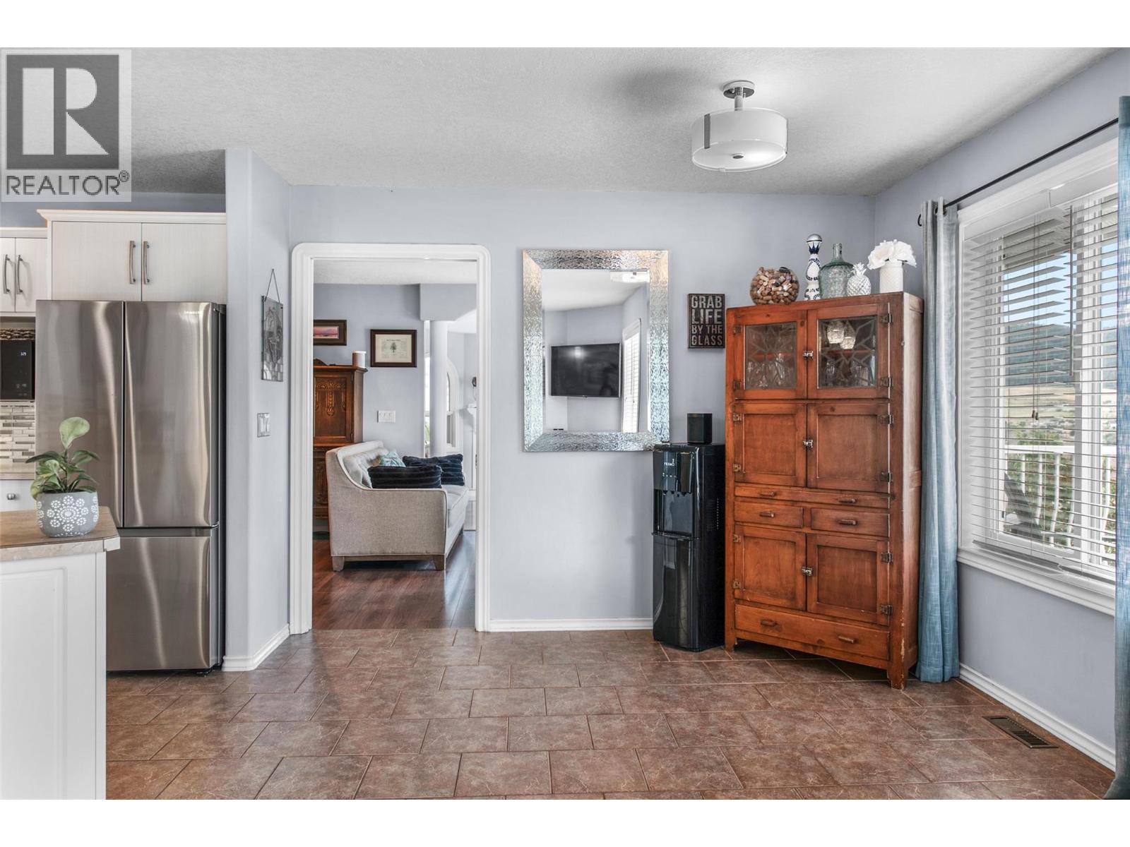 7095 Amber Drive, Vernon, British Columbia  V1H 1P4 - Photo 4 - 10381887