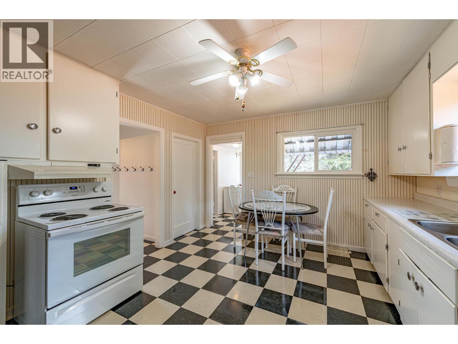 6910 1st Avenue, Ymir, British Columbia  V0G 2K0 - Photo 15 - 10380617