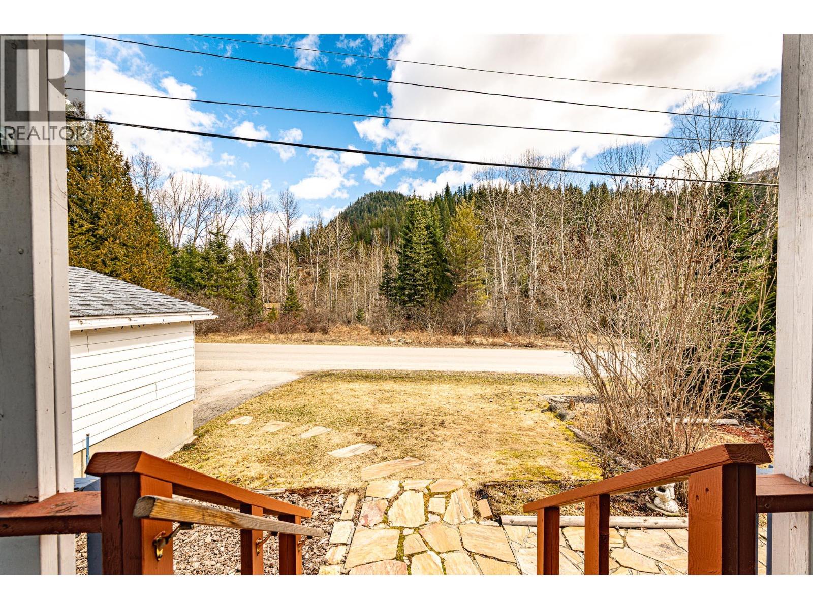 6910 1st Avenue, Ymir, British Columbia  V0G 2K0 - Photo 30 - 10380617