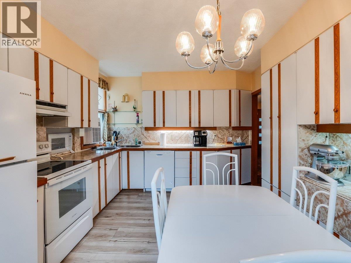 524 Hoover Street, Nelson, British Columbia  V1L 4W9 - Photo 4 - 10381615